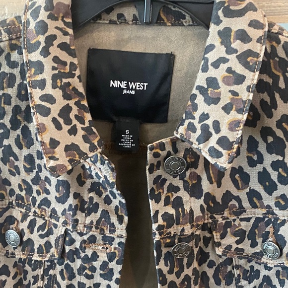 Nine West Women’s Leopard Print denim jacket. size small animal print - Picture 2 of 5